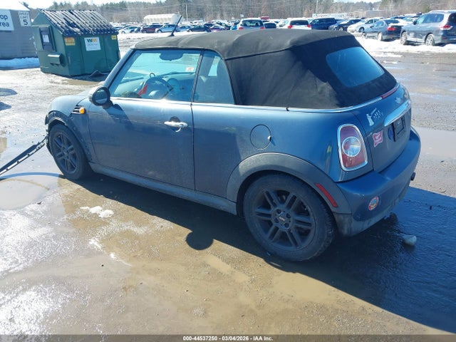 2011 MINI COOPER WMWZN3C5XBT133607 Photo 2