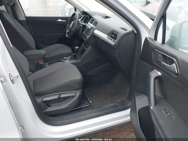 44537264 :رقم المزاد ، 3VV0B7AX5JM071211 vin ، 2018 Volkswagen Tiguan 2.0t S مزاد بيع