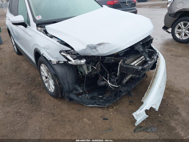 44537264 :رقم المزاد ، 3VV0B7AX5JM071211 vin ، 2018 Volkswagen Tiguan 2.0t S مزاد بيع