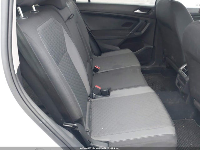 44537264 :رقم المزاد ، 3VV0B7AX5JM071211 vin ، 2018 Volkswagen Tiguan 2.0t S مزاد بيع