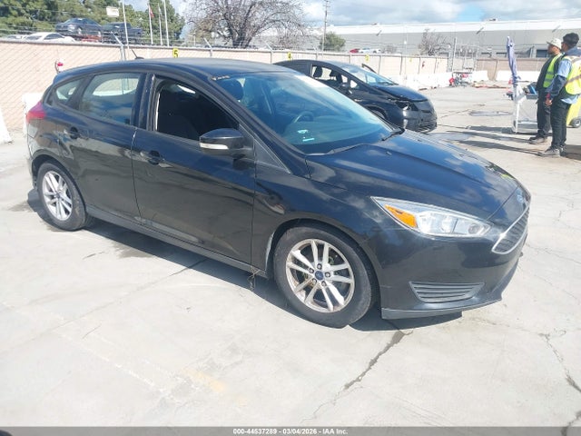 Ford FOCUS SE 2015 1FADP3K20FL375560 main image