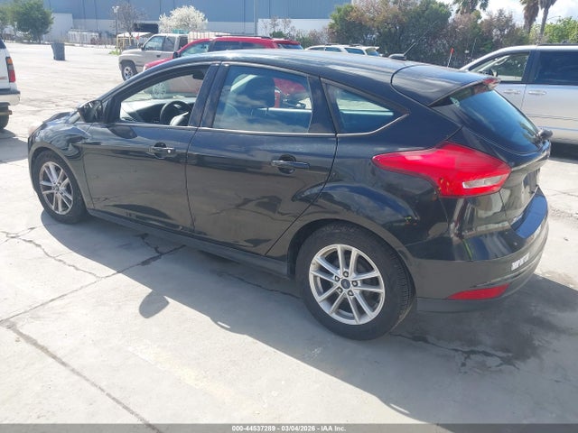 Ford FOCUS SE 2015 1FADP3K20FL375560 Image 3