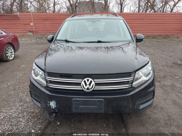 44537429 :رقم المزاد ، WVGBV7AX1HK009588 vin ، 2017 Volkswagen Tiguan 2.0t/2.0t S مزاد بيع