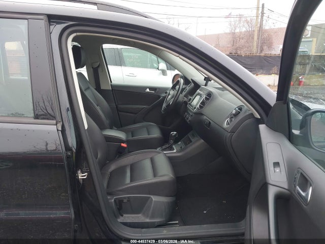 44537429 :رقم المزاد ، WVGBV7AX1HK009588 vin ، 2017 Volkswagen Tiguan 2.0t/2.0t S مزاد بيع