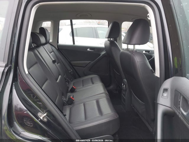 44537429 :رقم المزاد ، WVGBV7AX1HK009588 vin ، 2017 Volkswagen Tiguan 2.0t/2.0t S مزاد بيع