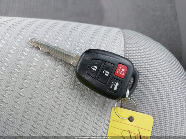 44537440 :رقم المزاد ، 4T1BF1FK0HU792673 vin ، 2017 Toyota Camry Le مزاد بيع