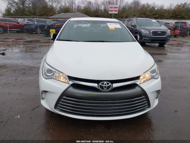 44537440 :رقم المزاد ، 4T1BF1FK0HU792673 vin ، 2017 Toyota Camry Le مزاد بيع