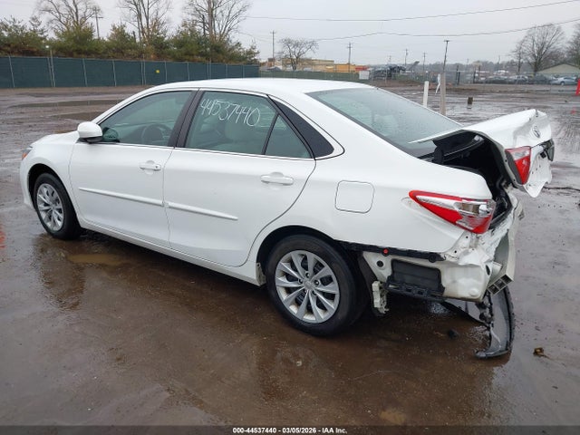 44537440 :رقم المزاد ، 4T1BF1FK0HU792673 vin ، 2017 Toyota Camry Le مزاد بيع