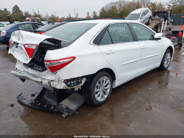 44537440 :رقم المزاد ، 4T1BF1FK0HU792673 vin ، 2017 Toyota Camry Le مزاد بيع