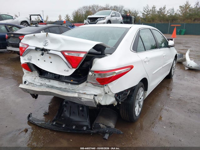 44537440 :رقم المزاد ، 4T1BF1FK0HU792673 vin ، 2017 Toyota Camry Le مزاد بيع