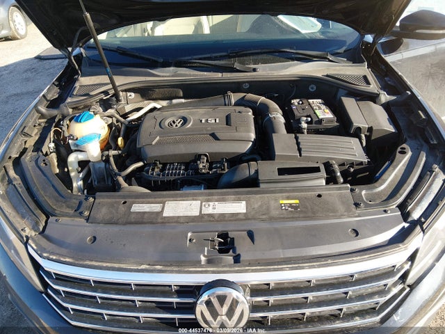 1VWBT7A32HC066008 Volkswagen Passat 1.8t Se