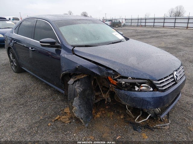 2013 VOLKSWAGEN PASSAT 1VWBN7A39DC111353