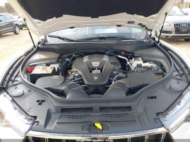 2022 MASERATI LEVANTE ZN661XUA5NX384714 Photo 9