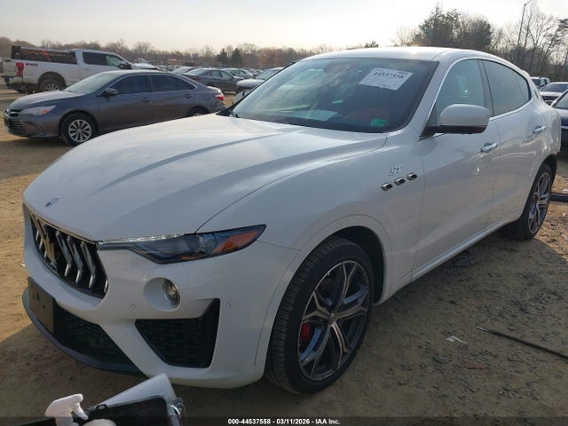 2022 MASERATI LEVANTE ZN661XUA5NX384714 Photo 1