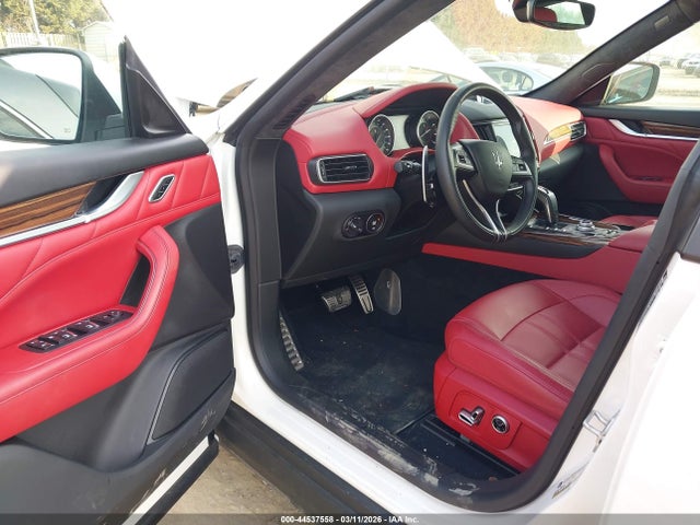 2022 MASERATI LEVANTE ZN661XUA5NX384714 Photo 4