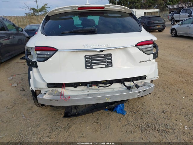2022 MASERATI LEVANTE ZN661XUA5NX384714 Photo 5