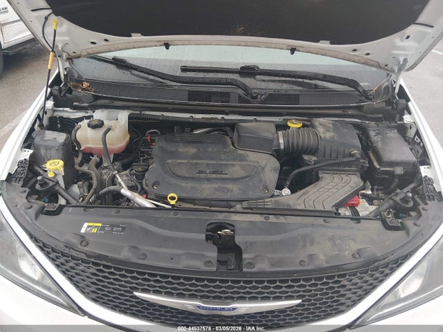 44537578 :رقم المزاد ، 2C4RC1FG1KR738293 vin ، 2019 Chrysler Pacifica Touring Plus مزاد بيع