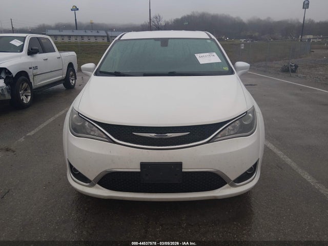 44537578 :رقم المزاد ، 2C4RC1FG1KR738293 vin ، 2019 Chrysler Pacifica Touring Plus مزاد بيع