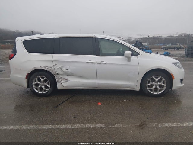 44537578 :رقم المزاد ، 2C4RC1FG1KR738293 vin ، 2019 Chrysler Pacifica Touring Plus مزاد بيع