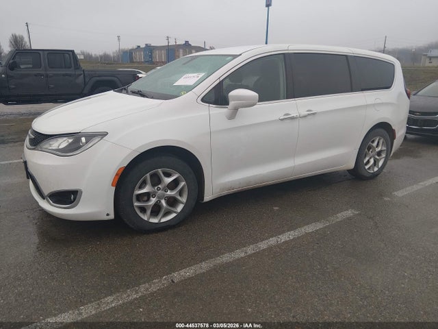 44537578 :رقم المزاد ، 2C4RC1FG1KR738293 vin ، 2019 Chrysler Pacifica Touring Plus مزاد بيع