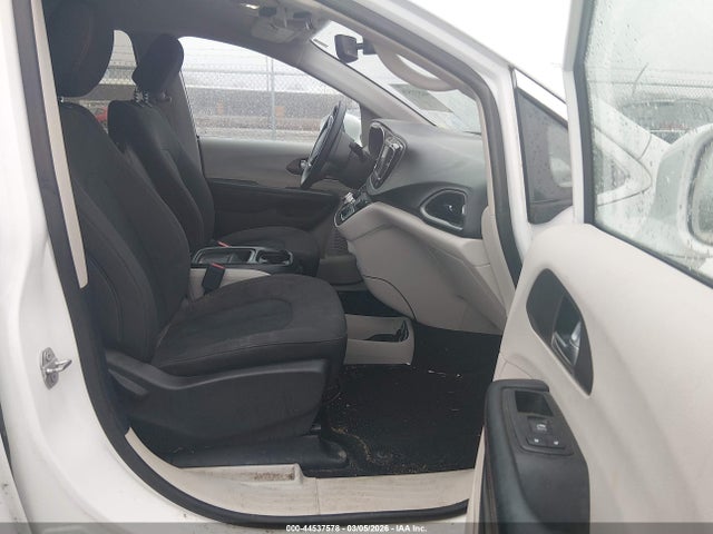 44537578 :رقم المزاد ، 2C4RC1FG1KR738293 vin ، 2019 Chrysler Pacifica Touring Plus مزاد بيع
