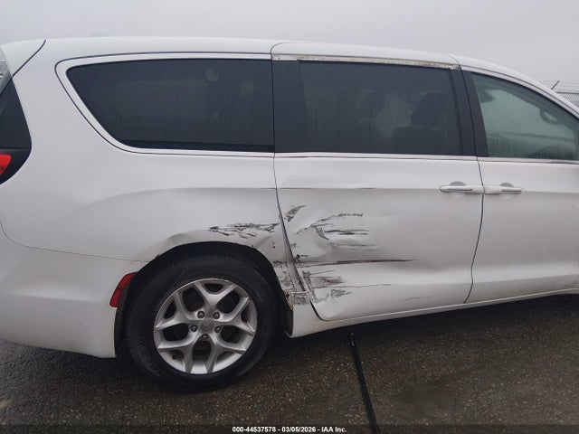 44537578 :رقم المزاد ، 2C4RC1FG1KR738293 vin ، 2019 Chrysler Pacifica Touring Plus مزاد بيع