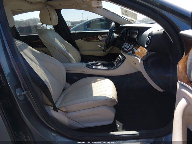 44537582 :رقم المزاد ، WDDZF4KB7HA100541 vin ، 2017 Mercedes-benz E 300 4matic مزاد بيع