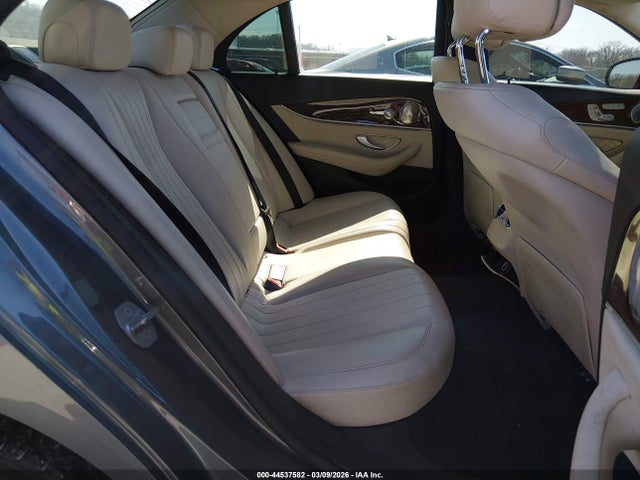 44537582 :رقم المزاد ، WDDZF4KB7HA100541 vin ، 2017 Mercedes-benz E 300 4matic مزاد بيع