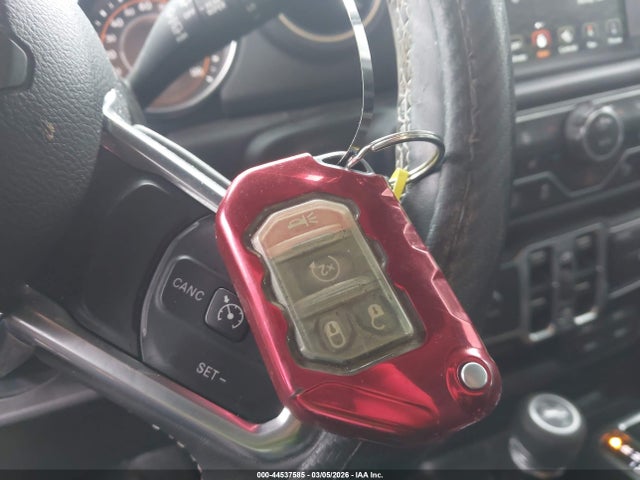 2019 JEEP WRANGLER UNLIMITED 1C4HJXEG7KW530383 Photo 10