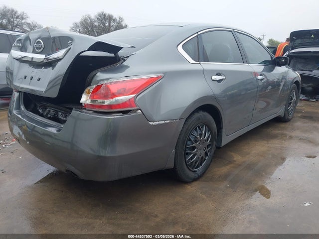 2015 Nissan Altima 2.5 S მანქანა იყიდება აუქციონზე, vin: 1N4AL3AP0FC184345, აუქციონის ნომერი: 44537592