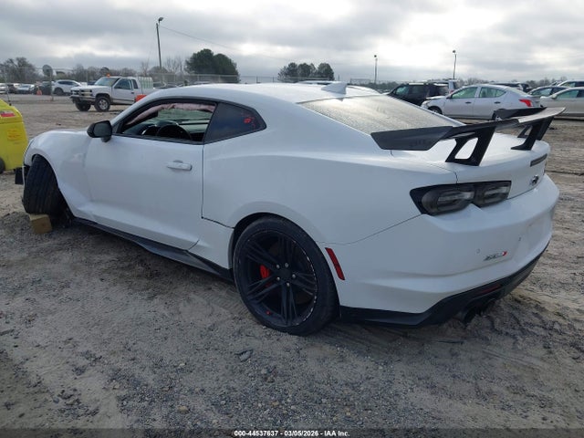 2019 CHEVROLET CAMARO 1G1FK1R61K0151815 Photo 2