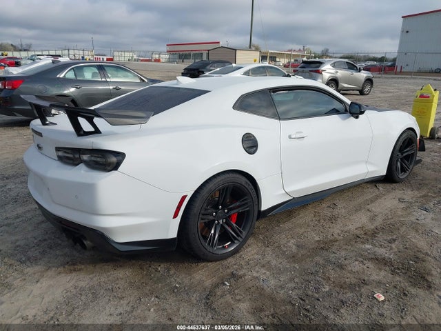 2019 CHEVROLET CAMARO 1G1FK1R61K0151815 Photo 3