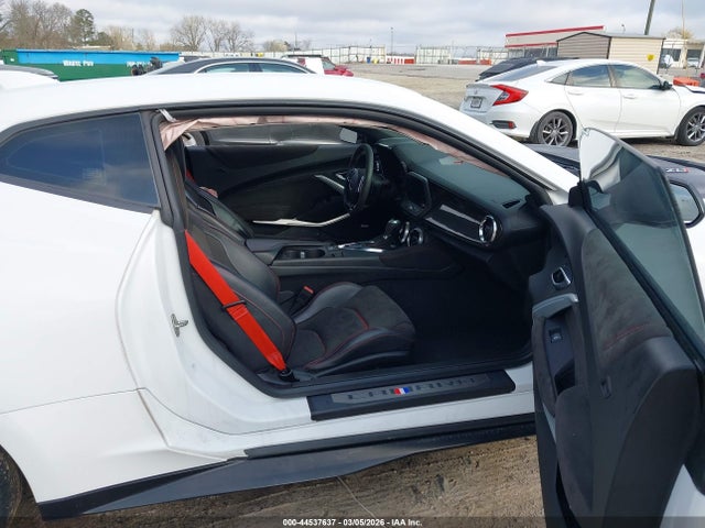 2019 CHEVROLET CAMARO 1G1FK1R61K0151815 Photo 4