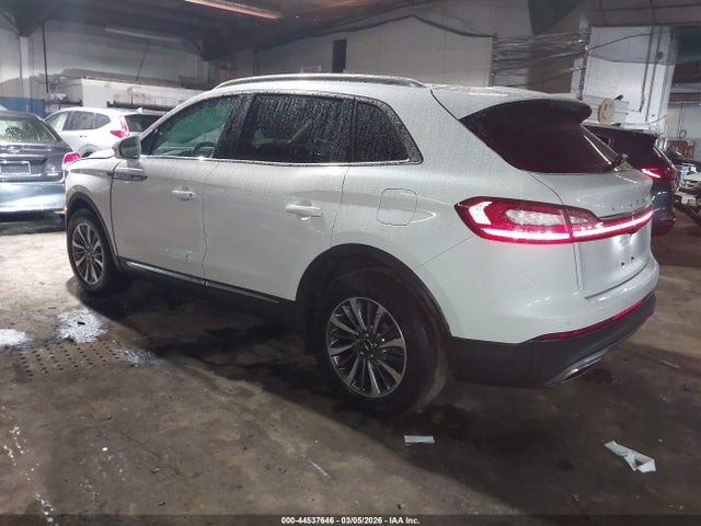 2023 LINCOLN NAUTILUS 2LMPJ8J98PBL00739 Photo 2