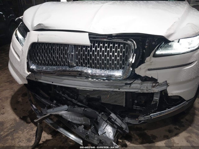 2023 LINCOLN NAUTILUS 2LMPJ8J98PBL00739 Photo 5