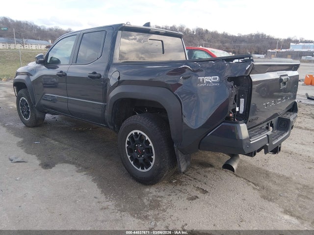 2024 TOYOTA TACOMA 3TMLB5JN8RM044143 Photo 2