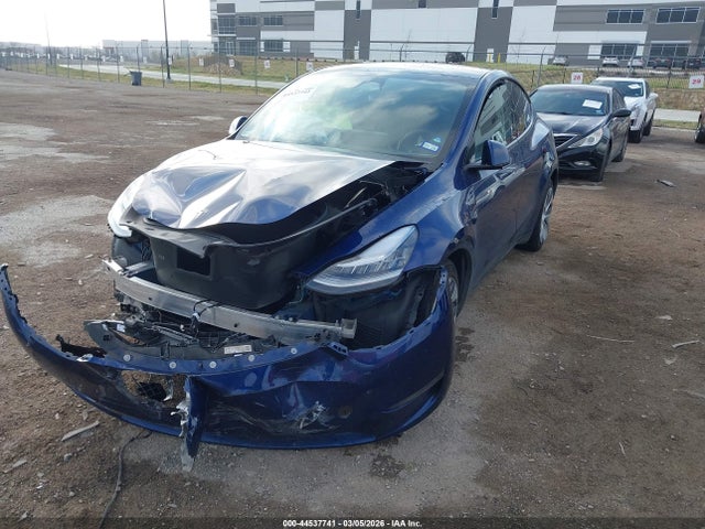 2023 Tesla Model Y Awd/long Range Dual Motor All-wheel Drive მანქანა იყიდება აუქციონზე, vin: 7SAYGDEE3PA137651, აუქციონის ნომერი: 44537741