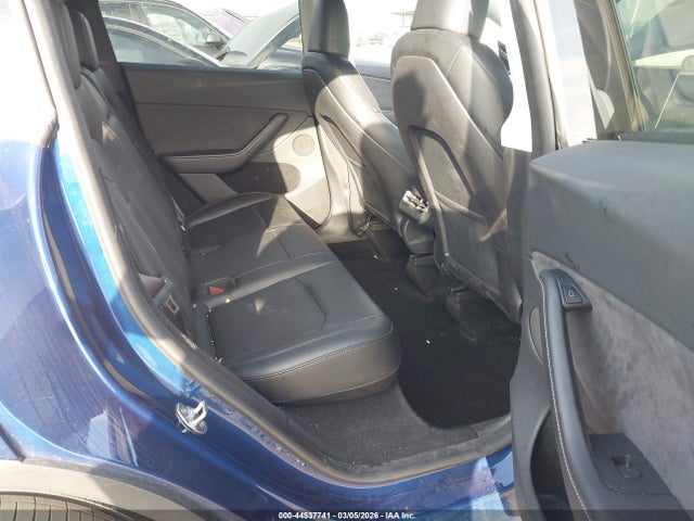 2023 Tesla Model Y Awd/long Range Dual Motor All-wheel Drive მანქანა იყიდება აუქციონზე, vin: 7SAYGDEE3PA137651, აუქციონის ნომერი: 44537741