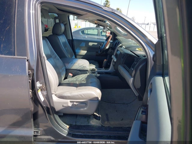 2011 TOYOTA SEQUOIA 5TDDY5G16BS050374 Photo 4