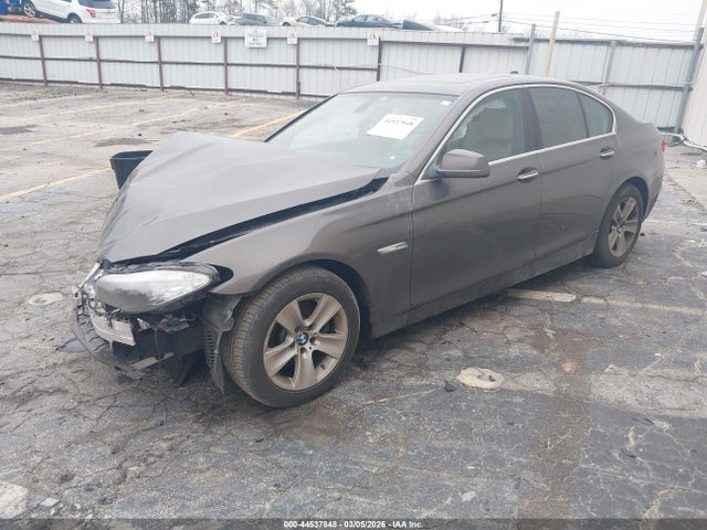 2011 BMW 528I WBAFR1C54BC741683 Photo 1
