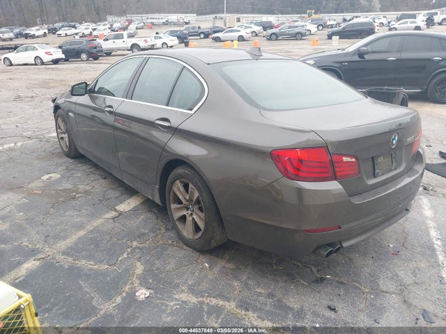 2011 BMW 528I WBAFR1C54BC741683 Photo 2