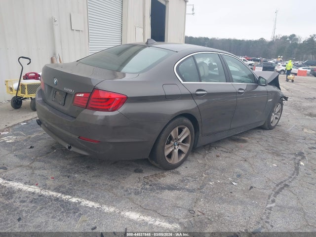 2011 BMW 528I WBAFR1C54BC741683 Photo 3