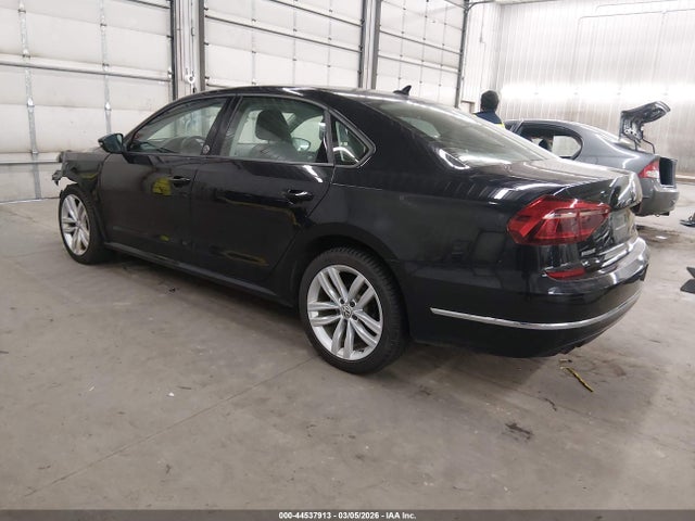 2019 VOLKSWAGEN PASSAT 1VWLA7A30KC003670 Photo 2