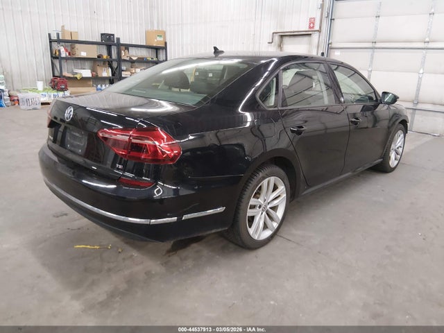 2019 VOLKSWAGEN PASSAT 1VWLA7A30KC003670 Photo 3