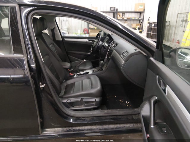 2019 VOLKSWAGEN PASSAT 1VWLA7A30KC003670 Photo 4