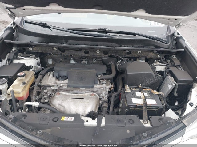 Toyota Rav4 Xle 2018 JTMRFREV1JJ745107 Image 10