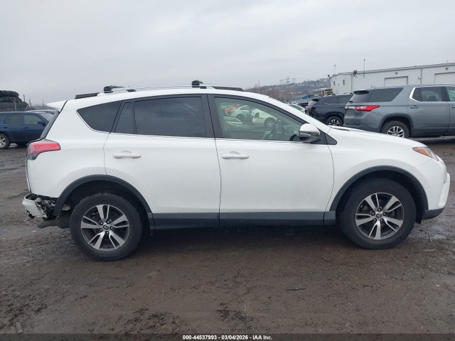Toyota Rav4 Xle 2018 JTMRFREV1JJ745107 Image 13
