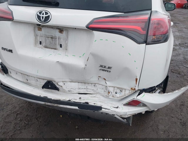Toyota Rav4 Xle 2018 JTMRFREV1JJ745107 Image 6