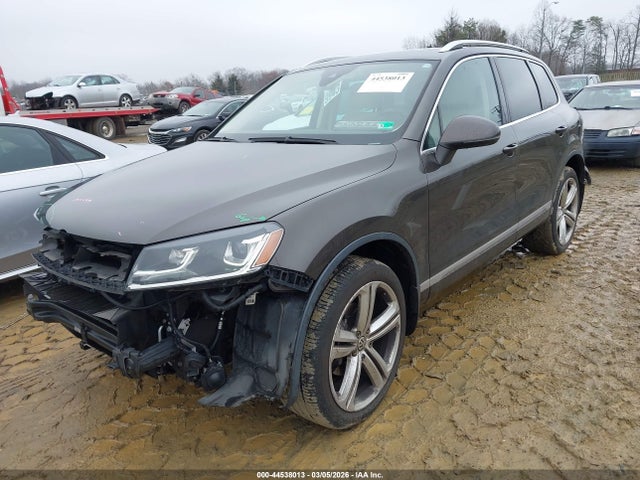 2017 VOLKSWAGEN TOUAREG WVGGF7BP7HD005888 Photo 1