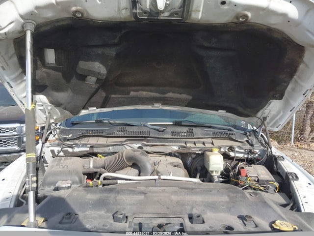 2015 RAM 2500 3C6TR5HT9FG587616 Photo 9